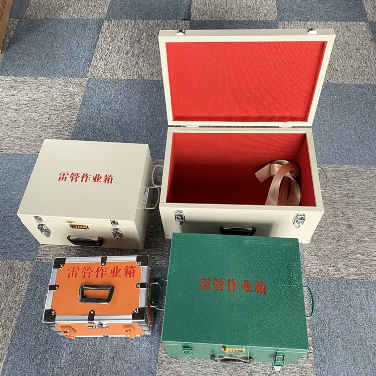 鄂尔多斯爆破工程作业箱如何选择？玻璃钢与传统材质的全面对比